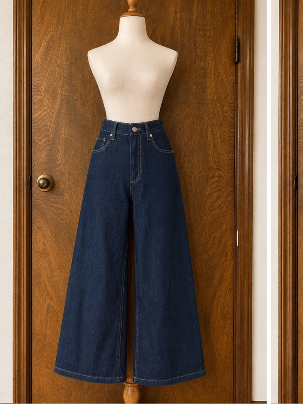 Juicy Couture Lunita Size 11 Dark Wash Ultra Wide Leg Jeans Bedazzled Y2K